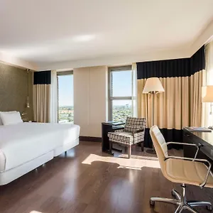 Otel Nh, Lahey